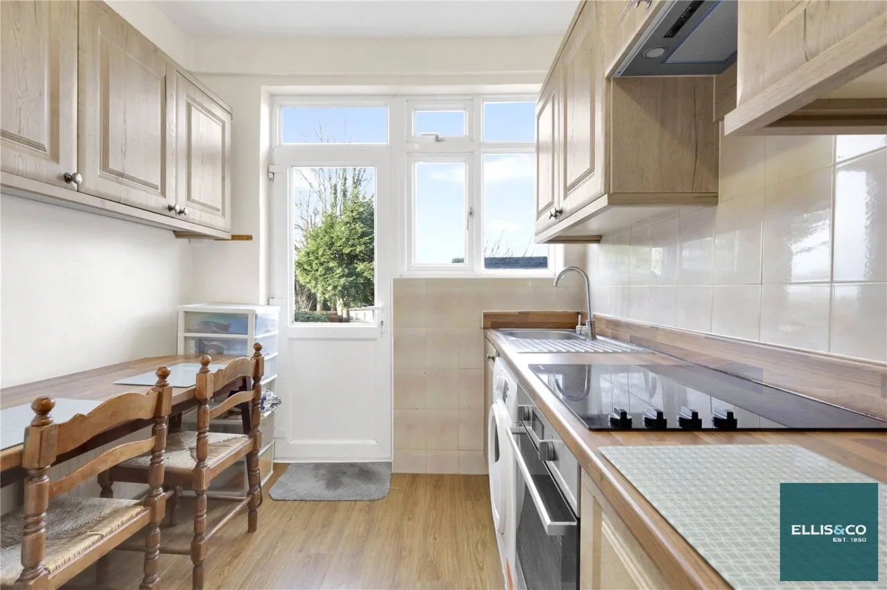Wentworth Avenue, Finchley, N3, photo 5