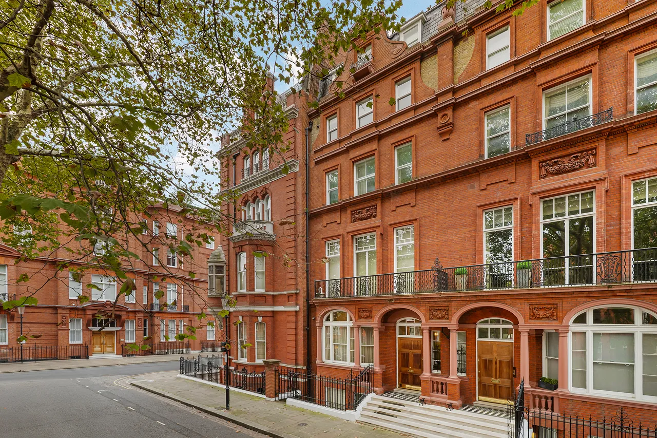 2 bed flat for sale — Pont Street, Knightsbridge, London