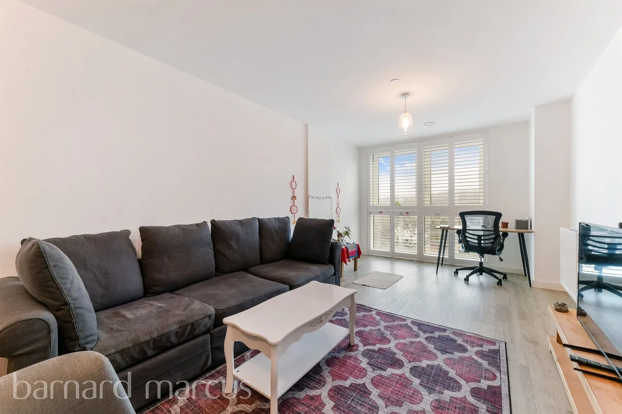 Marketfield Way, Redhill, RH1, photo 3