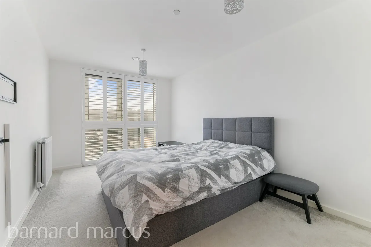 Marketfield Way, Redhill, RH1, photo 5
