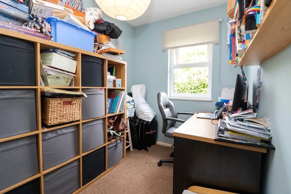 Upton, Woking, GU21, photo 13