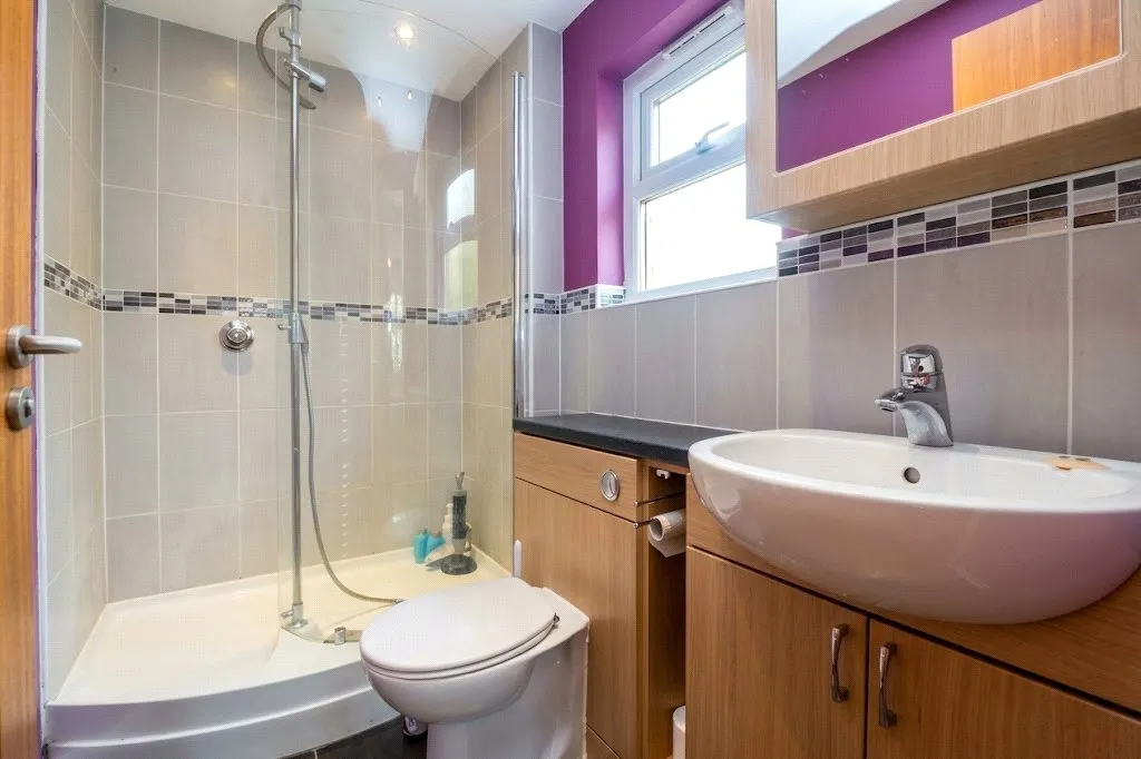 Upton, Woking, GU21, photo 15