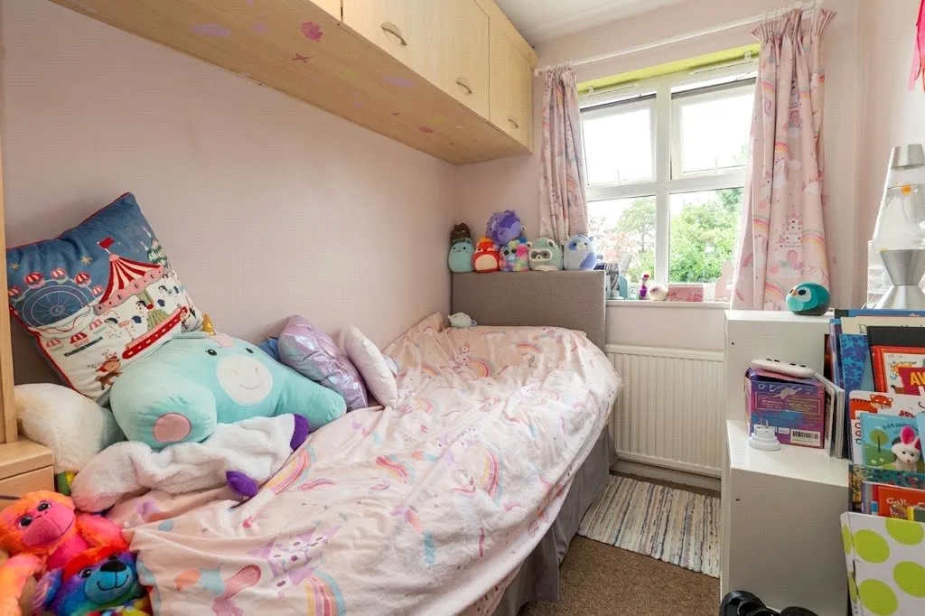 Upton, Woking, GU21, photo 12