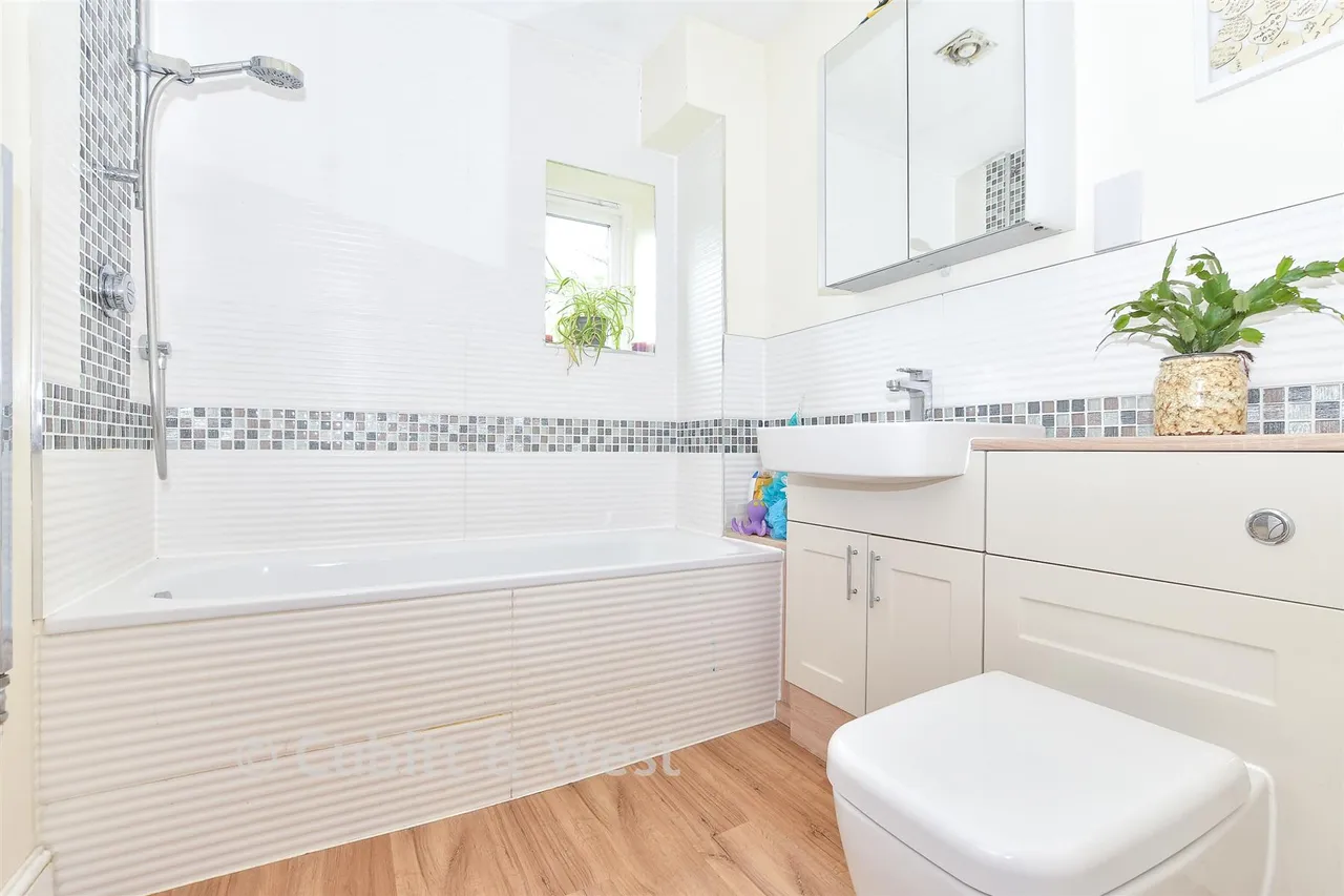 Station Road, Heathfield, TN21, photo 10