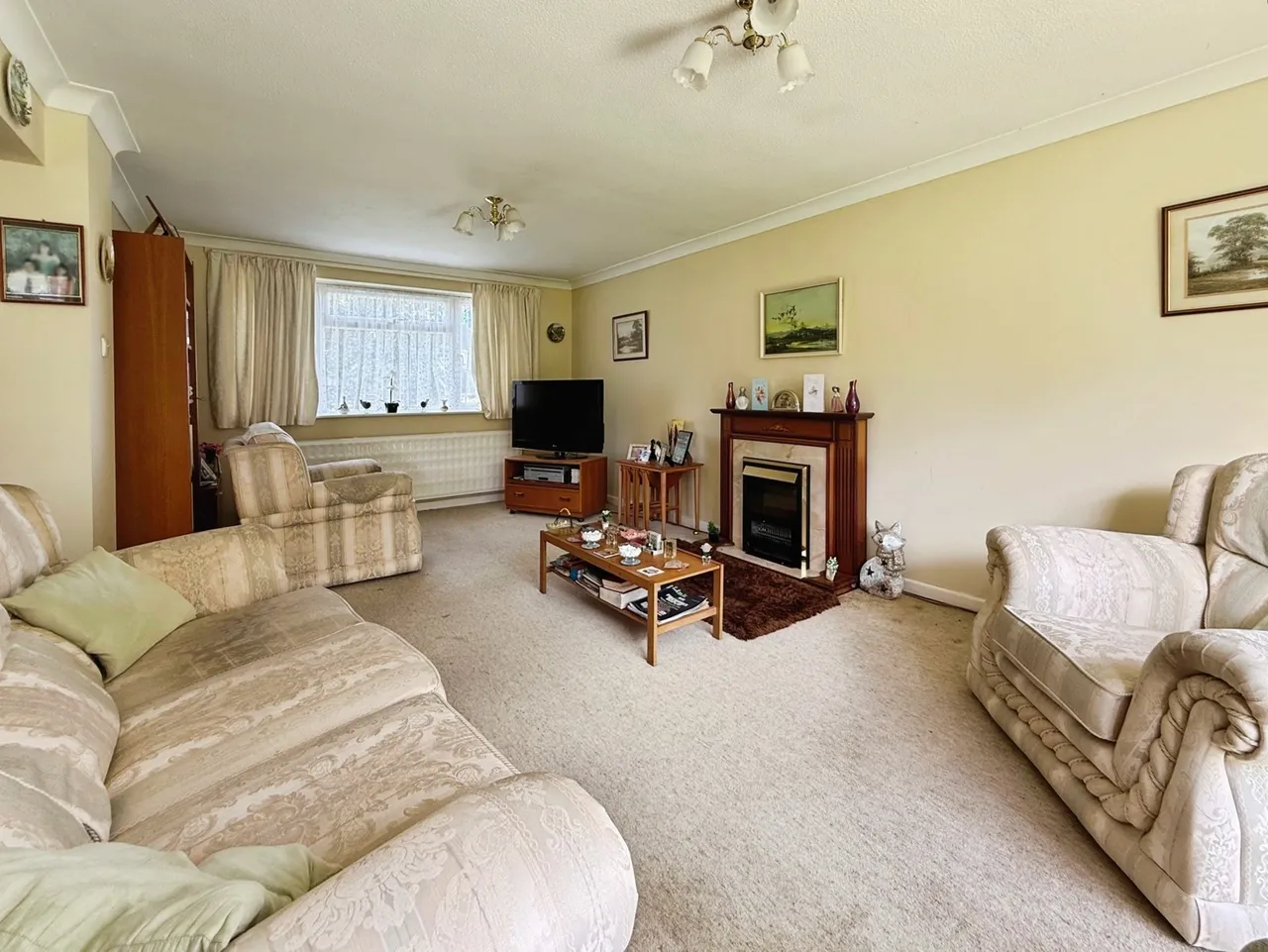 The Vale, Oakley, RG23, photo 2