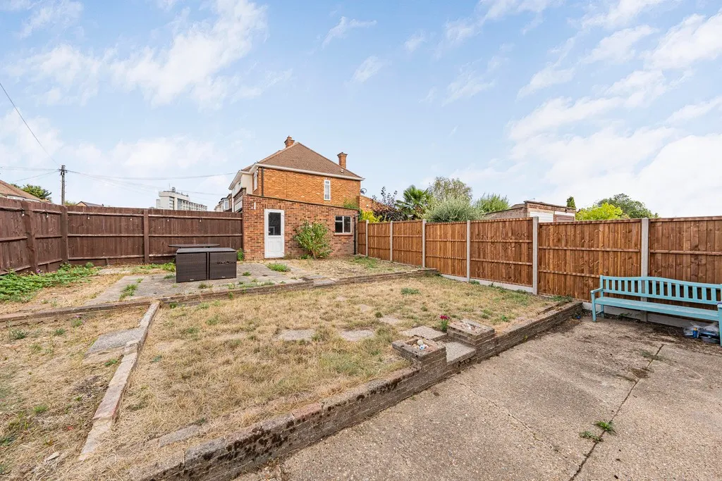 Peel Way, Hillingdon, UB8, photo 7