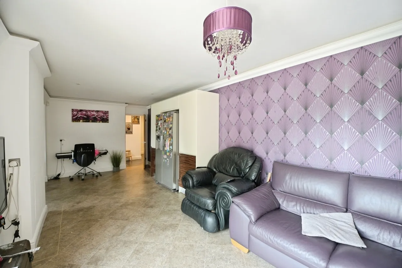 Broxhill Road, Havering-Atte-Bower, Romford, RM4, photo 7