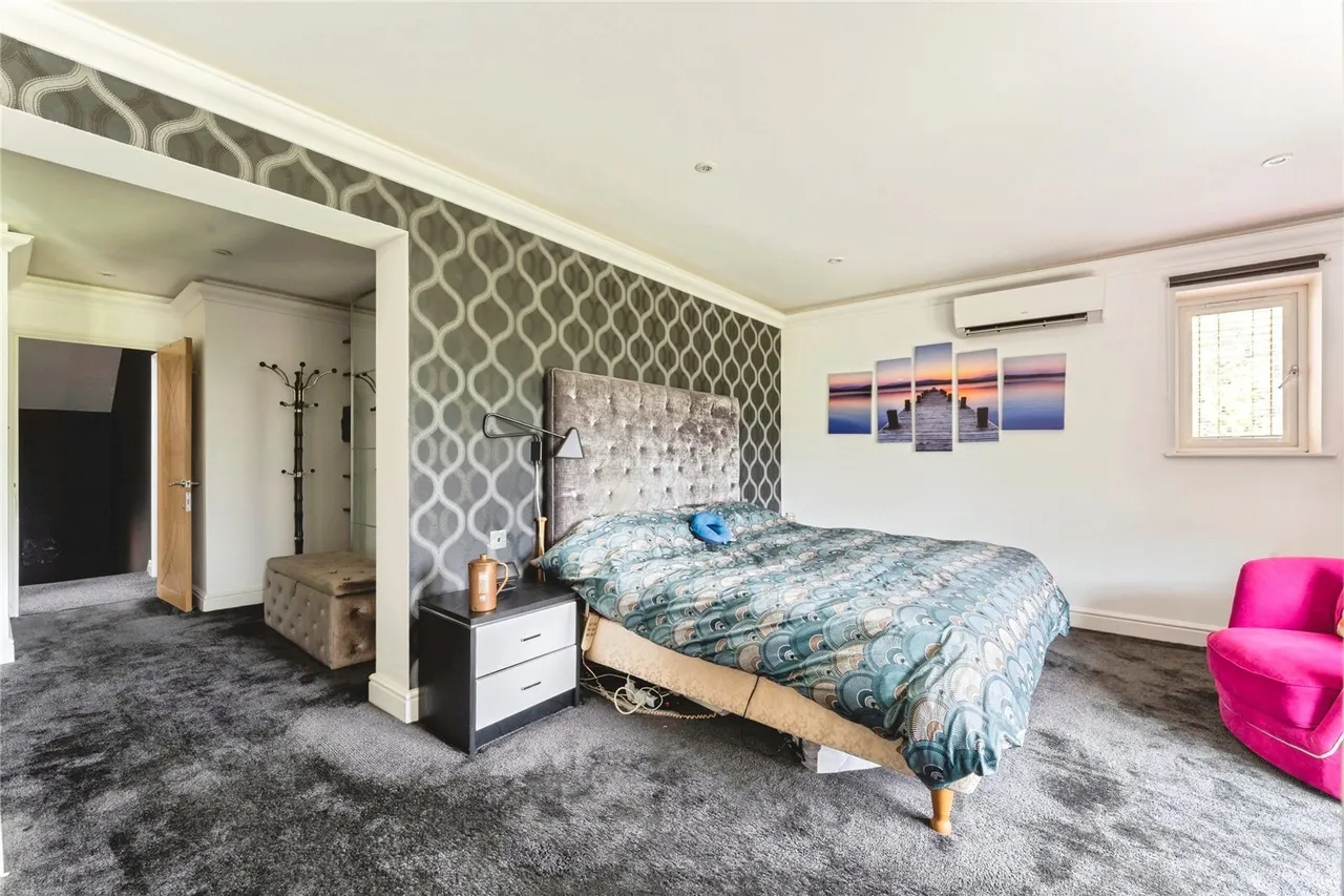 Broxhill Road, Havering-Atte-Bower, Romford, RM4, photo 16