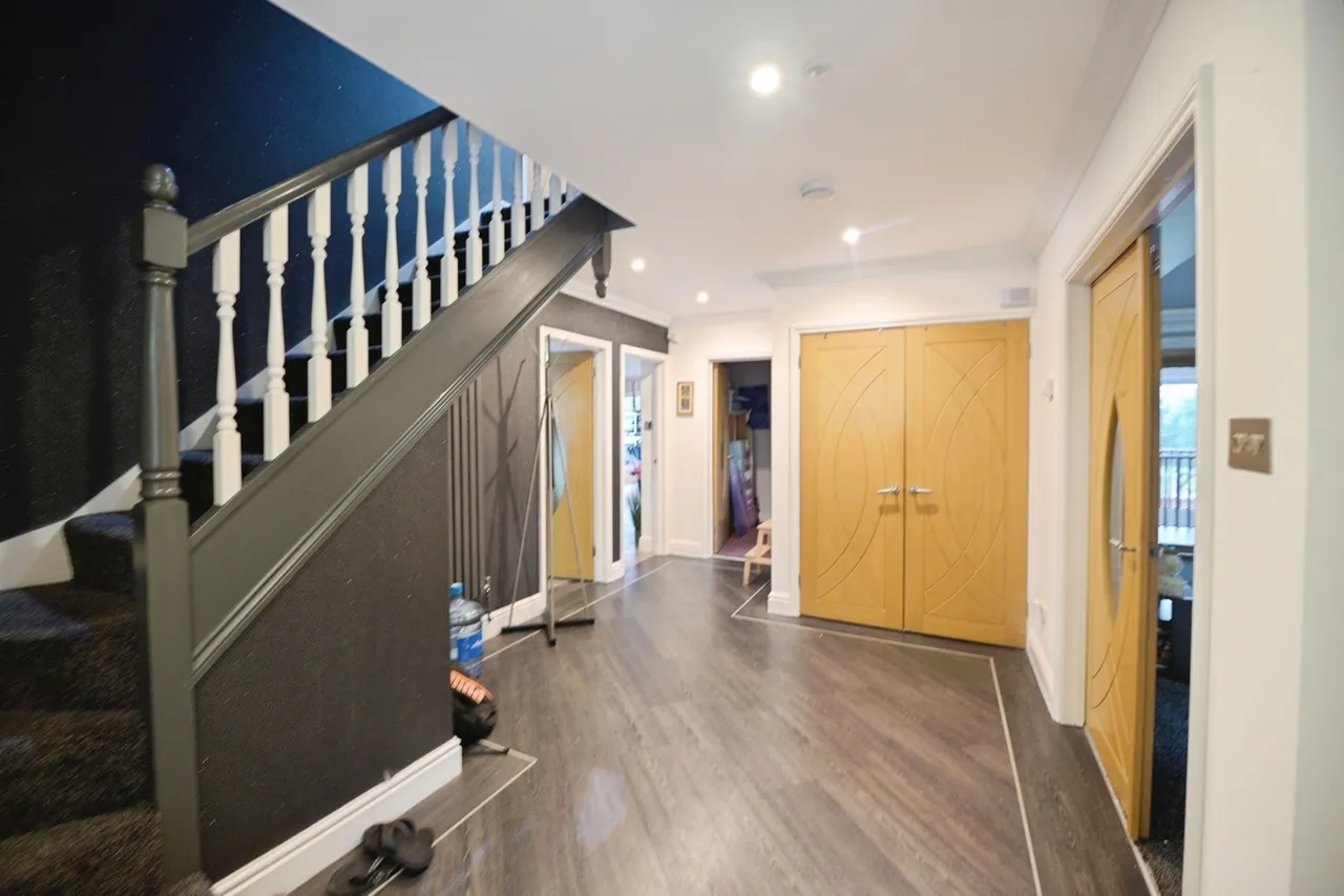 Broxhill Road, Havering-Atte-Bower, Romford, RM4, photo 9