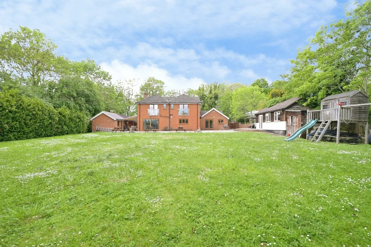 Broxhill Road, Havering-Atte-Bower, Romford, RM4, photo 36