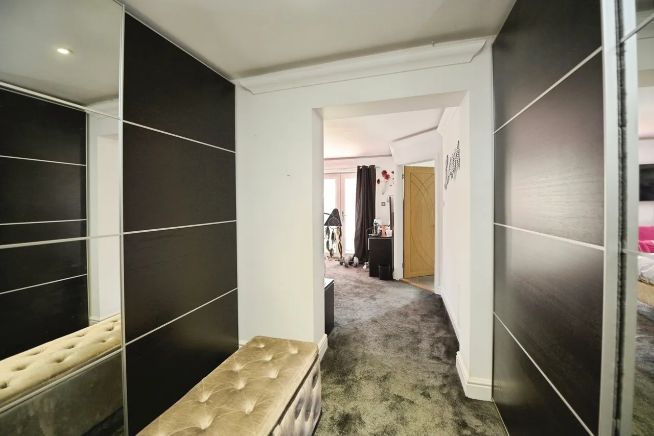 Broxhill Road, Havering-Atte-Bower, Romford, RM4, photo 23