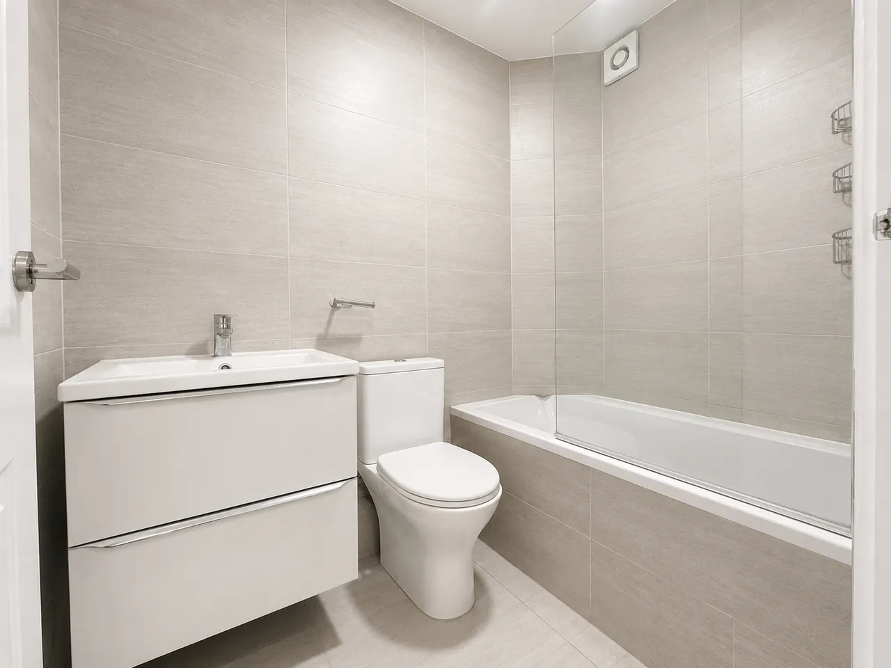 Cherrydeal Court, Leytonstone, E11, photo 2