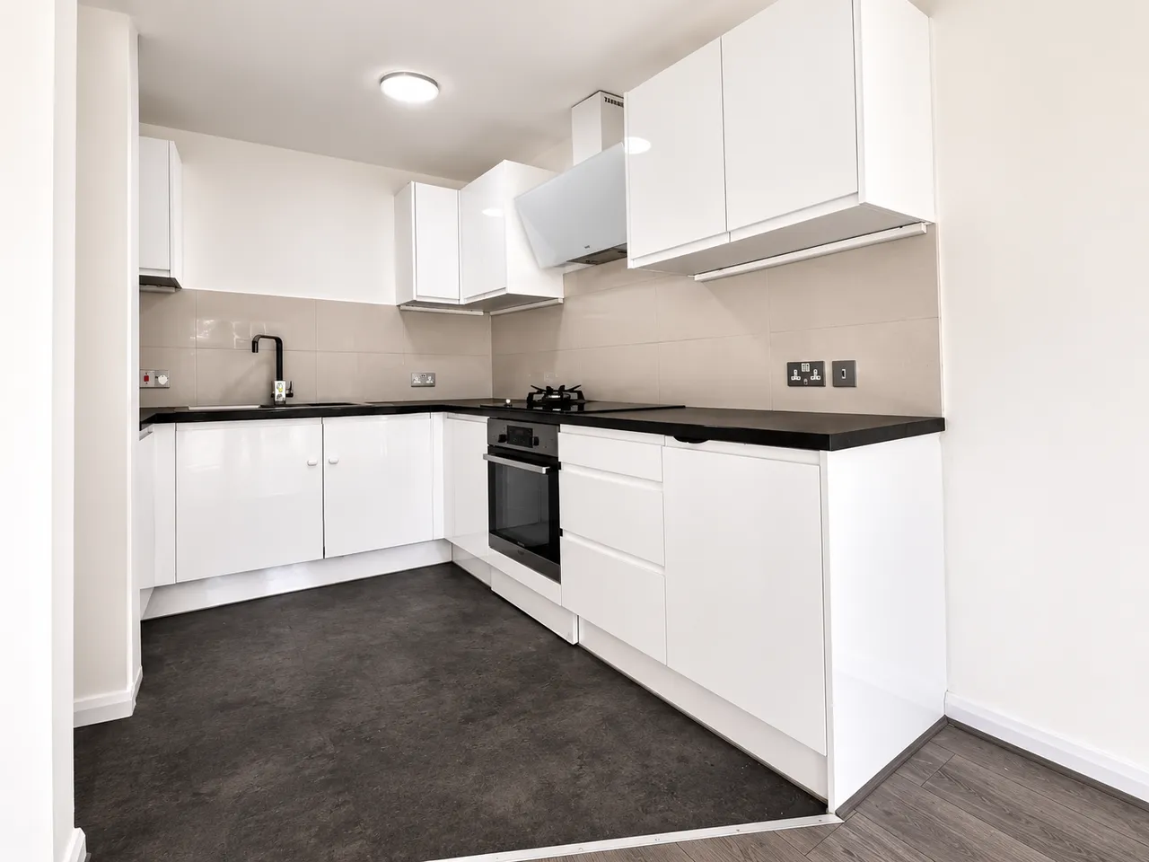 Cherrydeal Court, Leytonstone, E11, photo 4