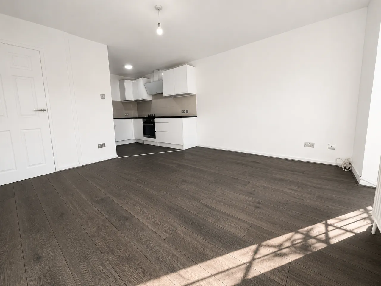 2 bed flat to rent — Cherrydeal Court, Leytonstone, E11