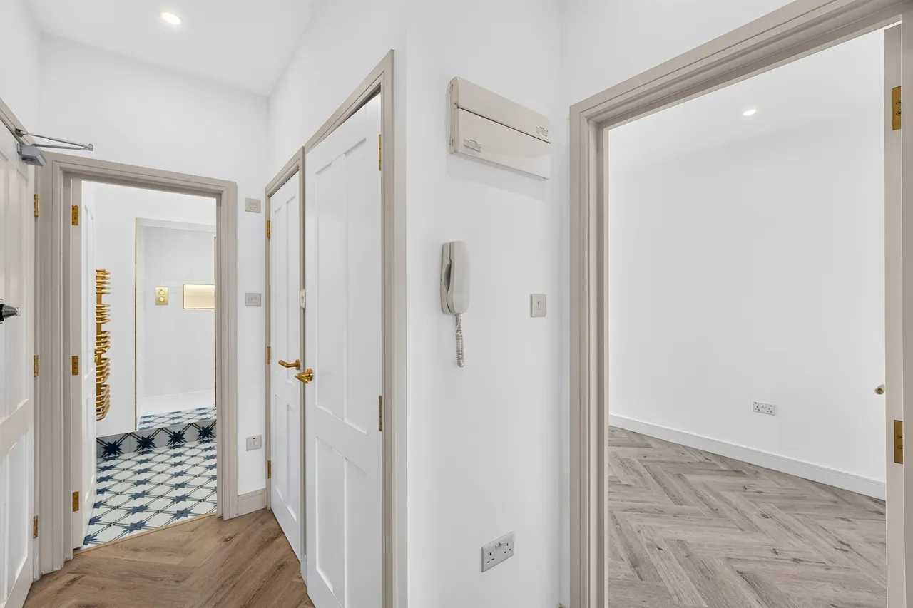 Longfield Street, London, SW18, photo 11