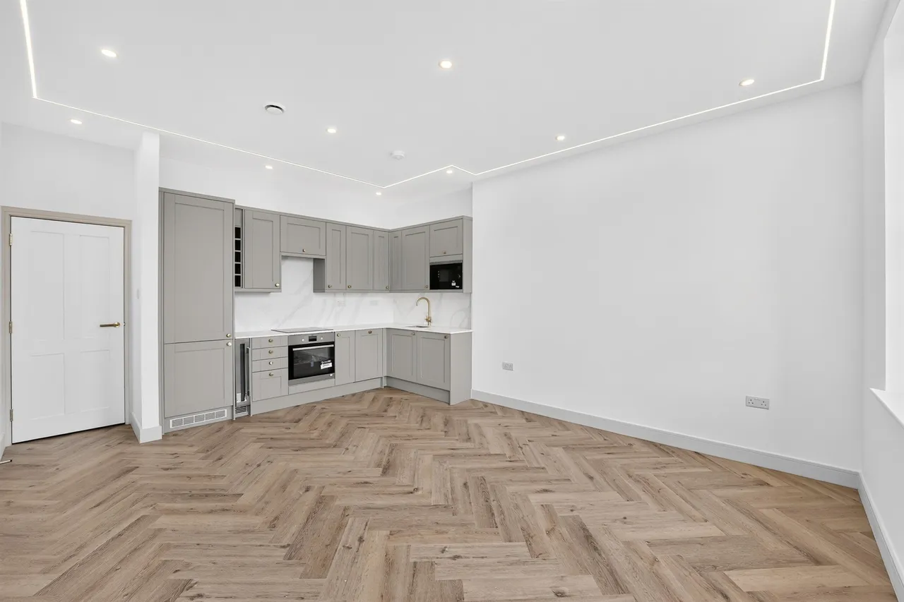 Longfield Street, London, SW18, photo 6