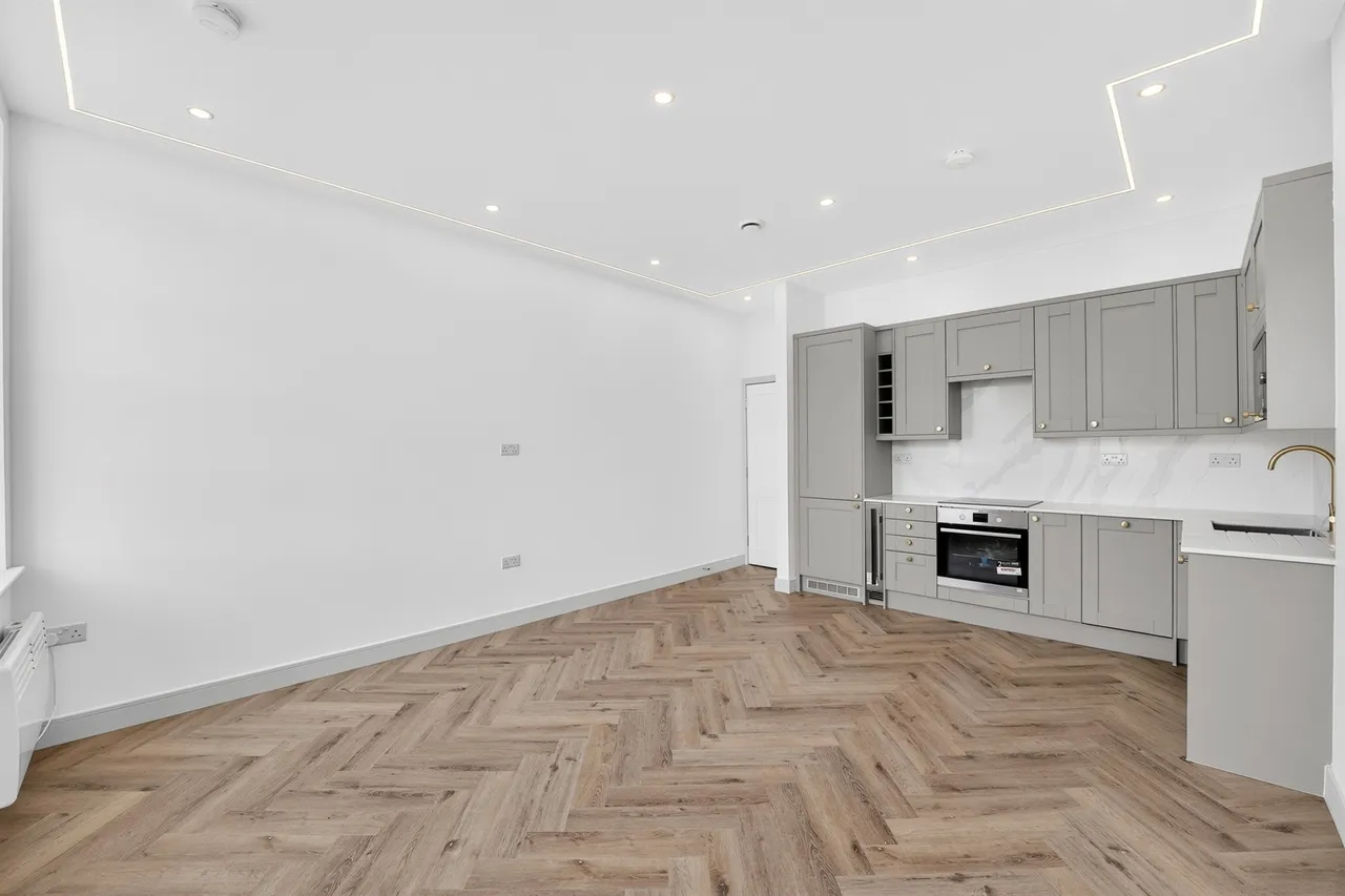 Longfield Street, London, SW18, photo 4