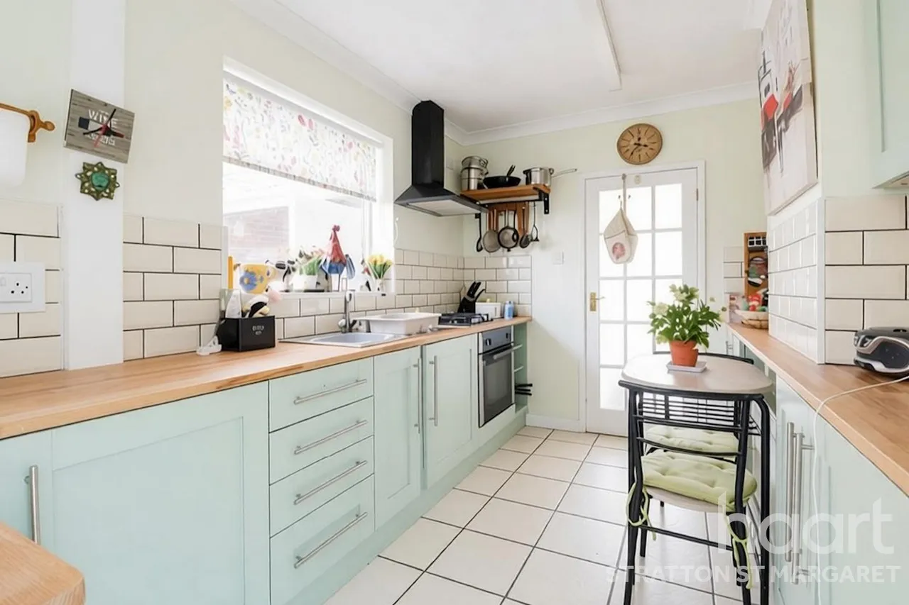 Upham Road, Swindon, SN3, photo 6