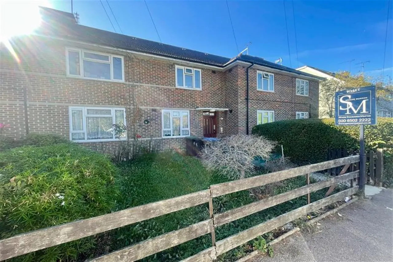 1 bed flat to rent, Loughton, IG10