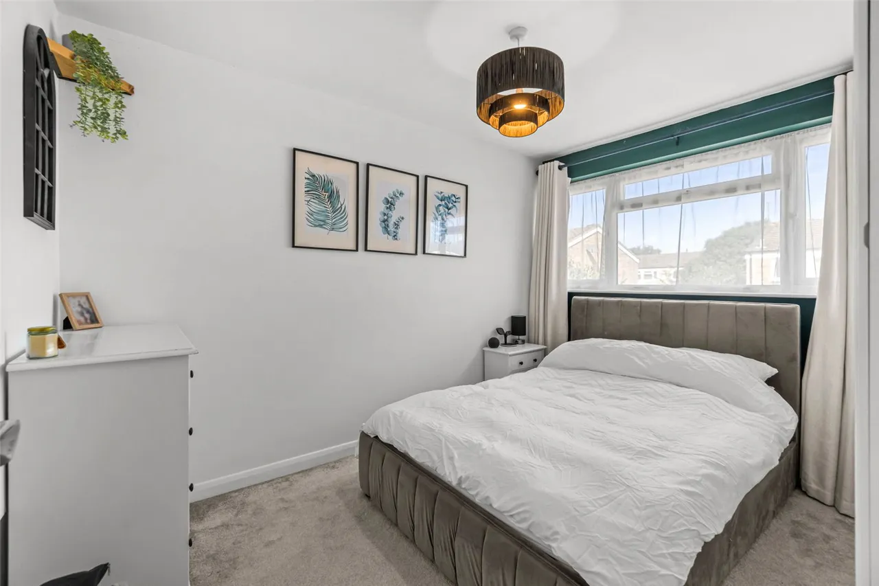 Peregrine Road, Sunbury, TW16 6JL, photo 5