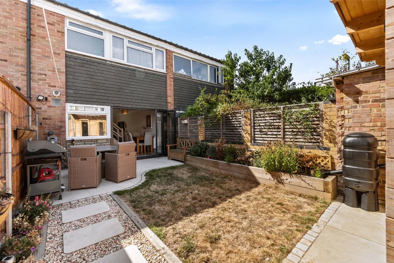 Peregrine Road, Sunbury, TW16 6JL, photo 10