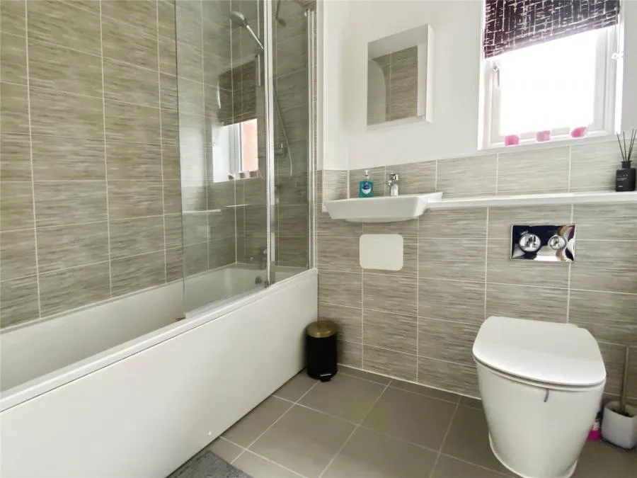 Ifould Crescent, Wokingham, RG40, photo 7