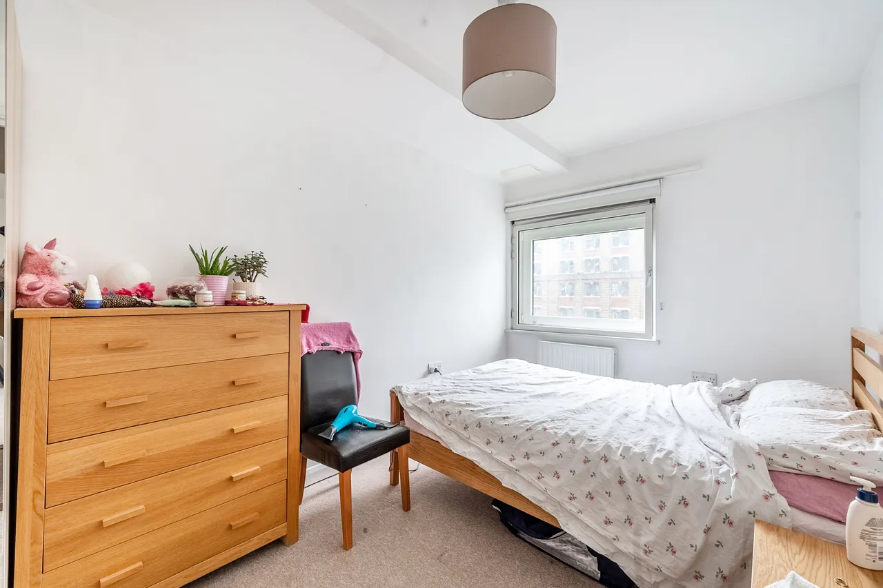 276 Atwood House, Beckford Close, London, photo 2