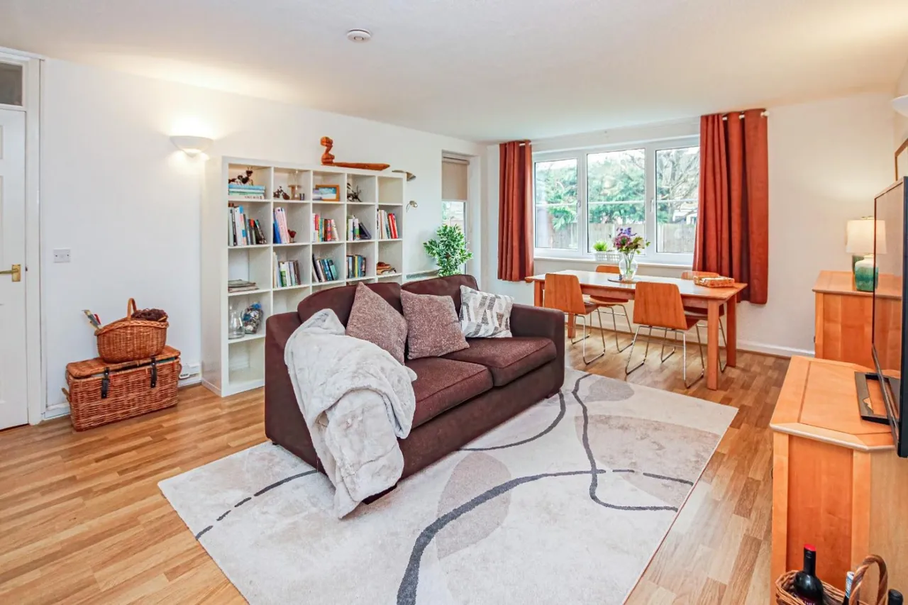 2 bed flat for sale, Bideford Court, Bideford Green, LU7
