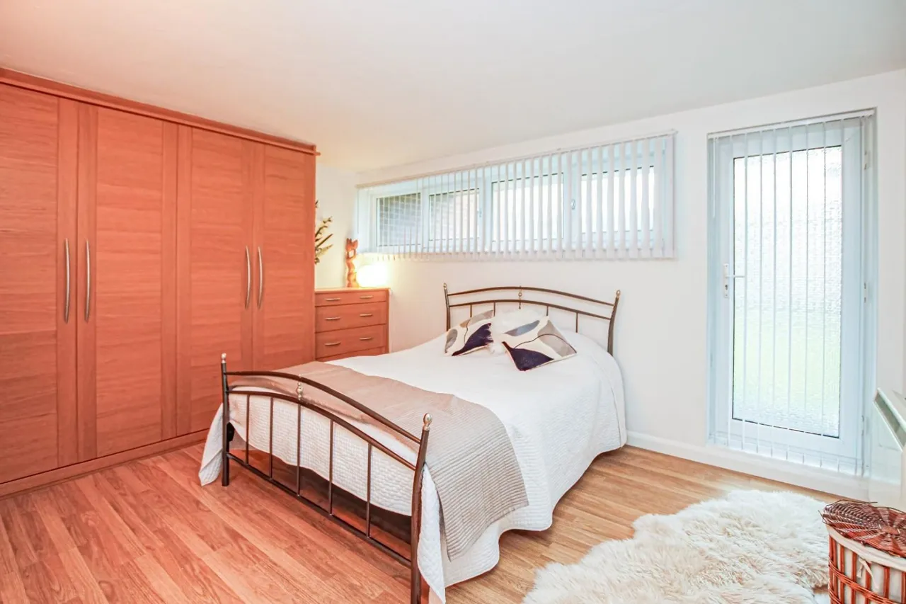 Bideford Court, Bideford Green, LU7, photo 6