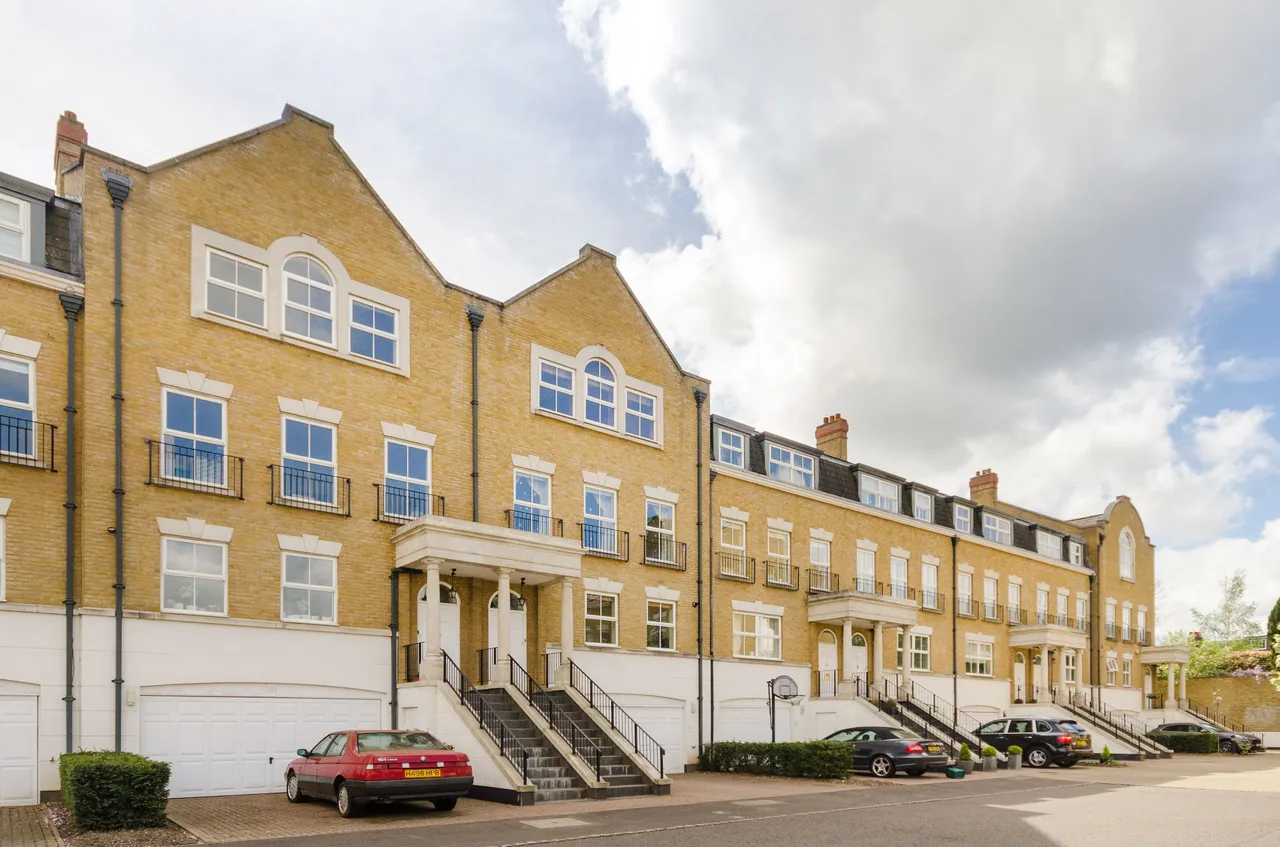 Surbiton, KT6, photo 10