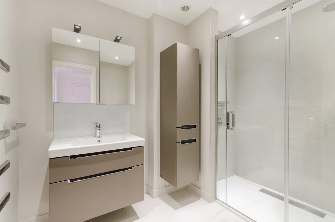 Surbiton, KT6, photo 13
