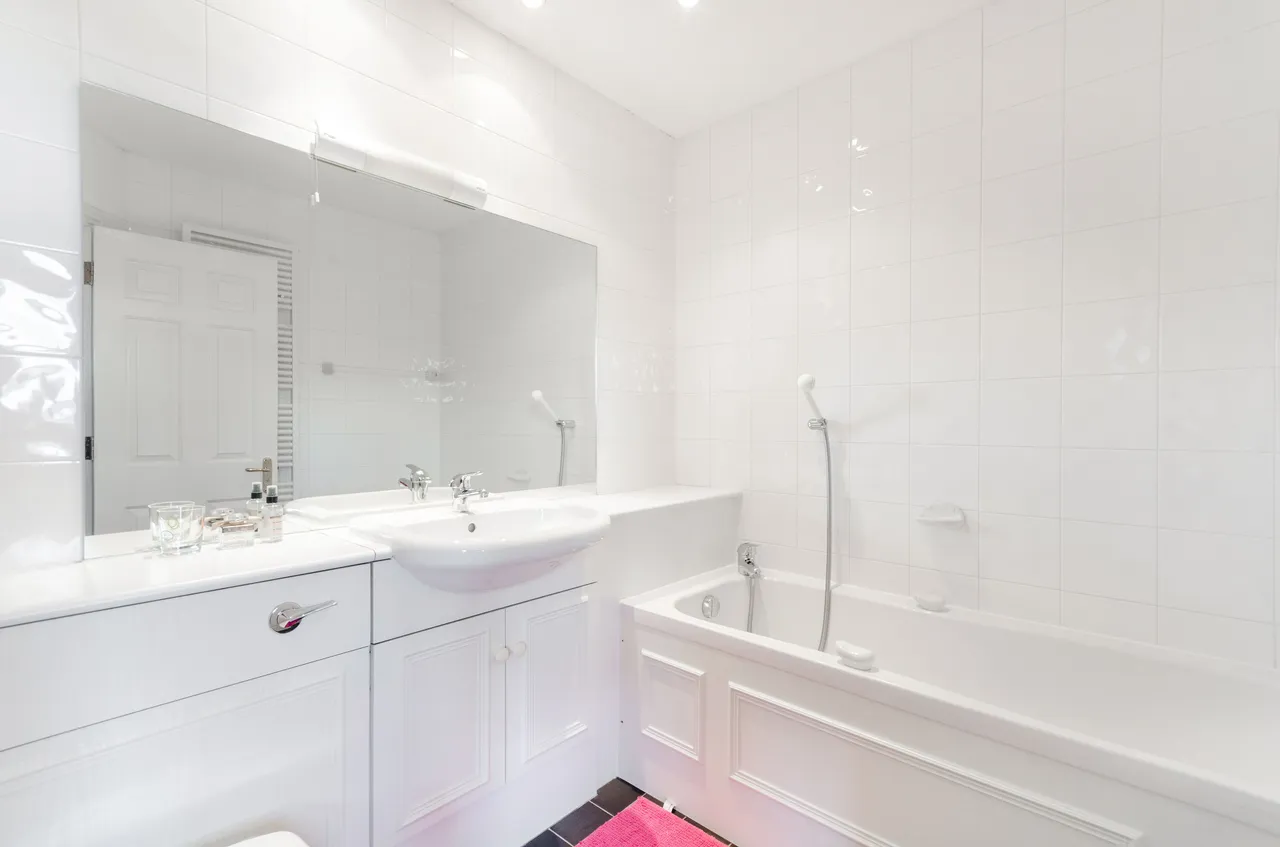 Surbiton, KT6, photo 25