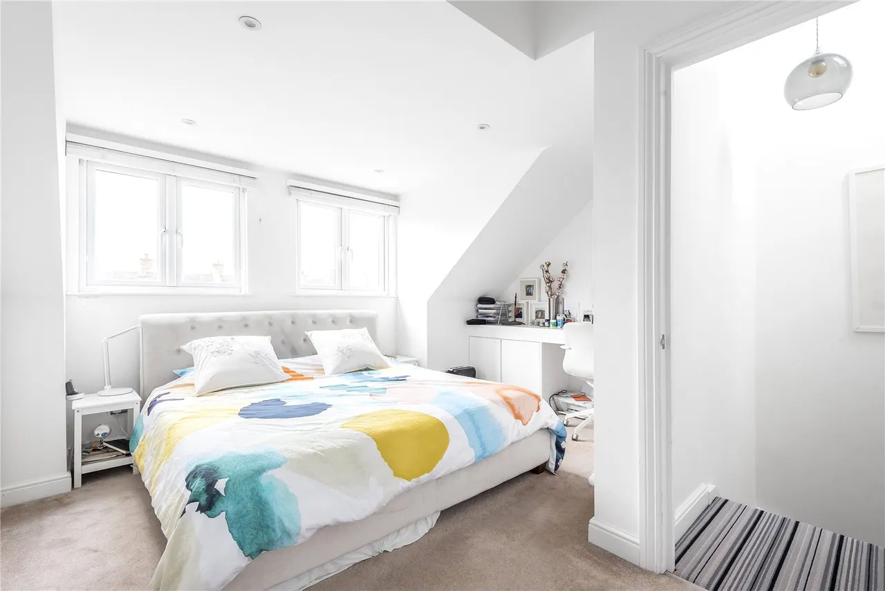 Harvey Drive, Hampton, TW12 2FB, photo 18