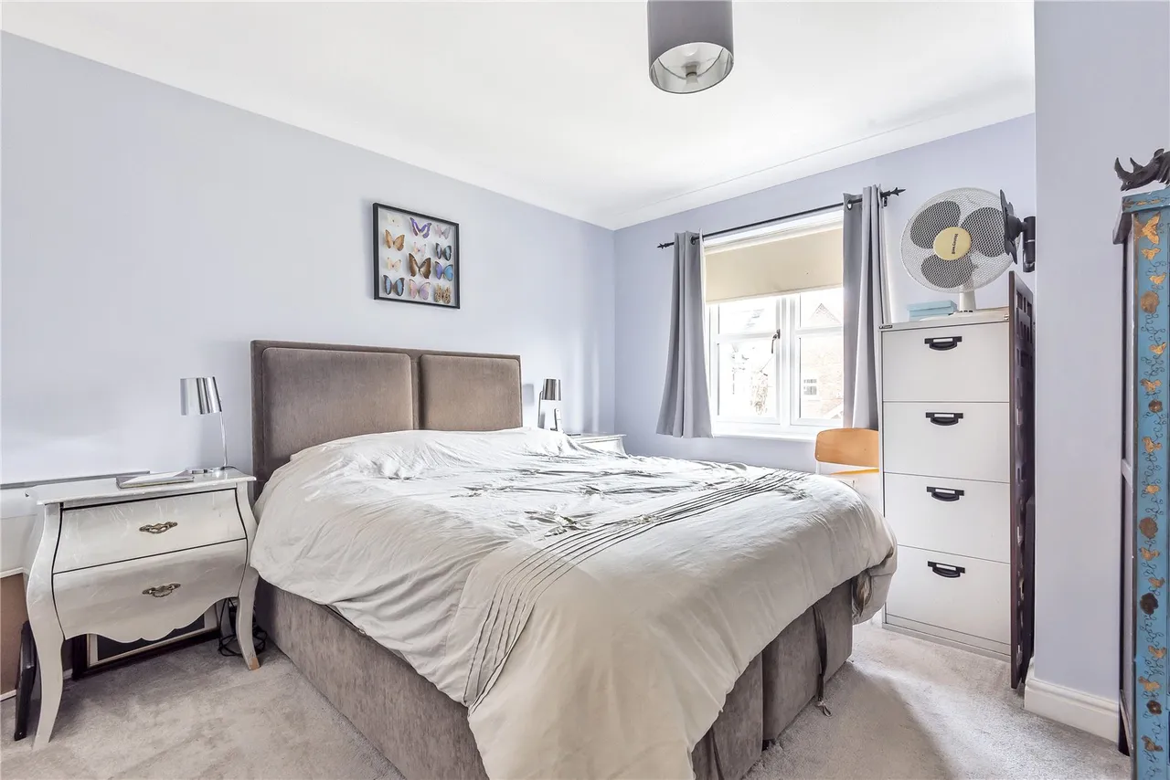 Harvey Drive, Hampton, TW12 2FB, photo 6