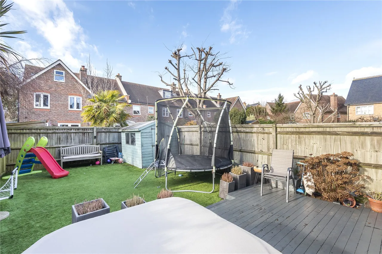 Harvey Drive, Hampton, TW12 2FB, photo 22
