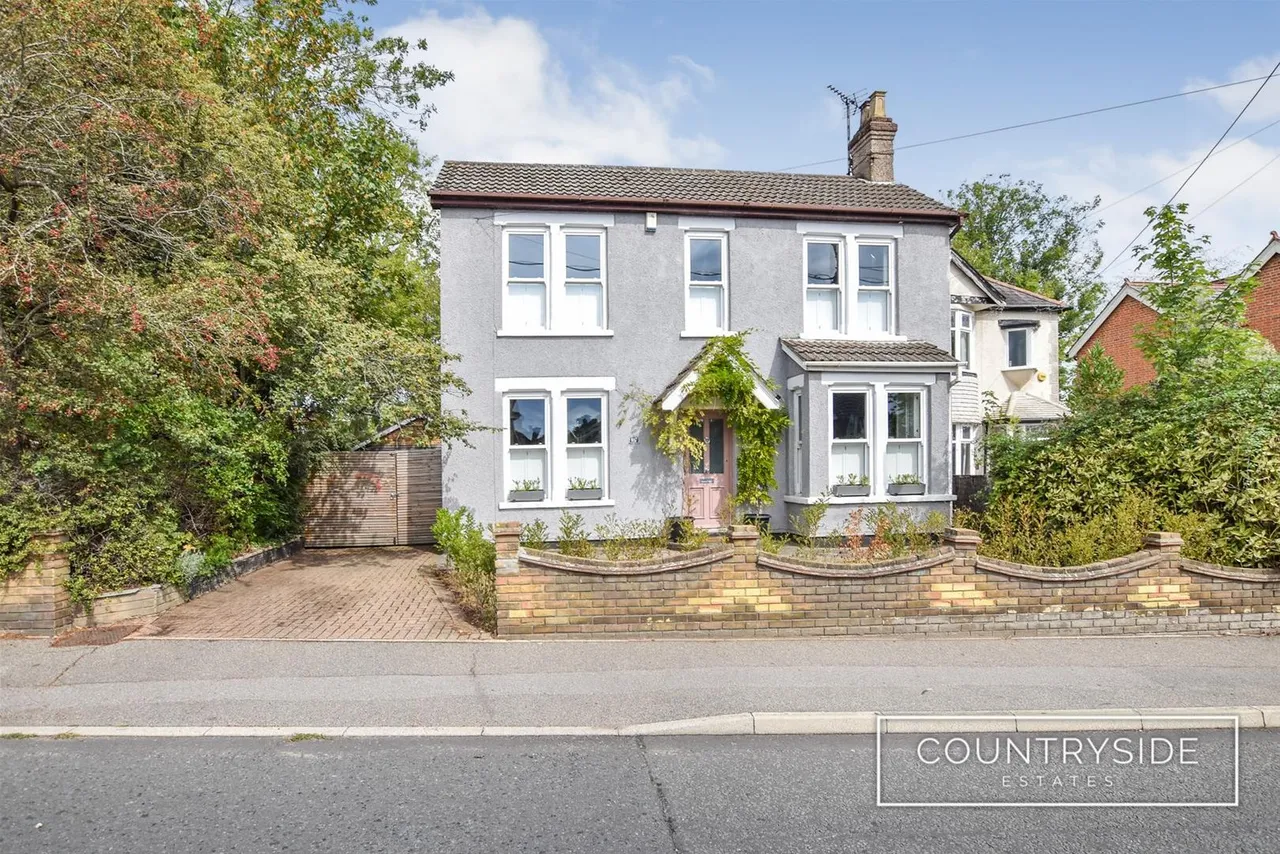 4 bed house for sale — Kiln Road, Thundersley, Benfleet
