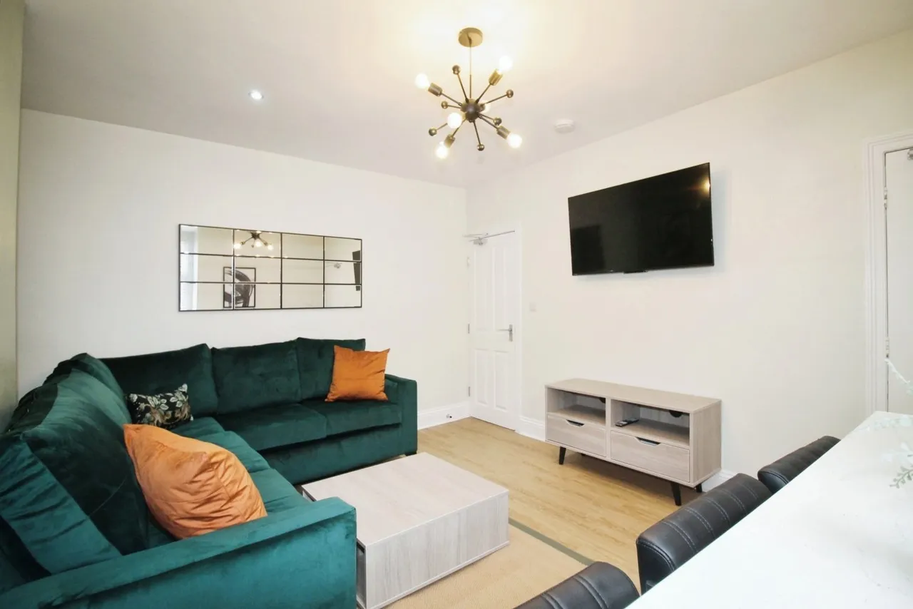 Cardigan Road, Hyde Park, LS6, photo 2