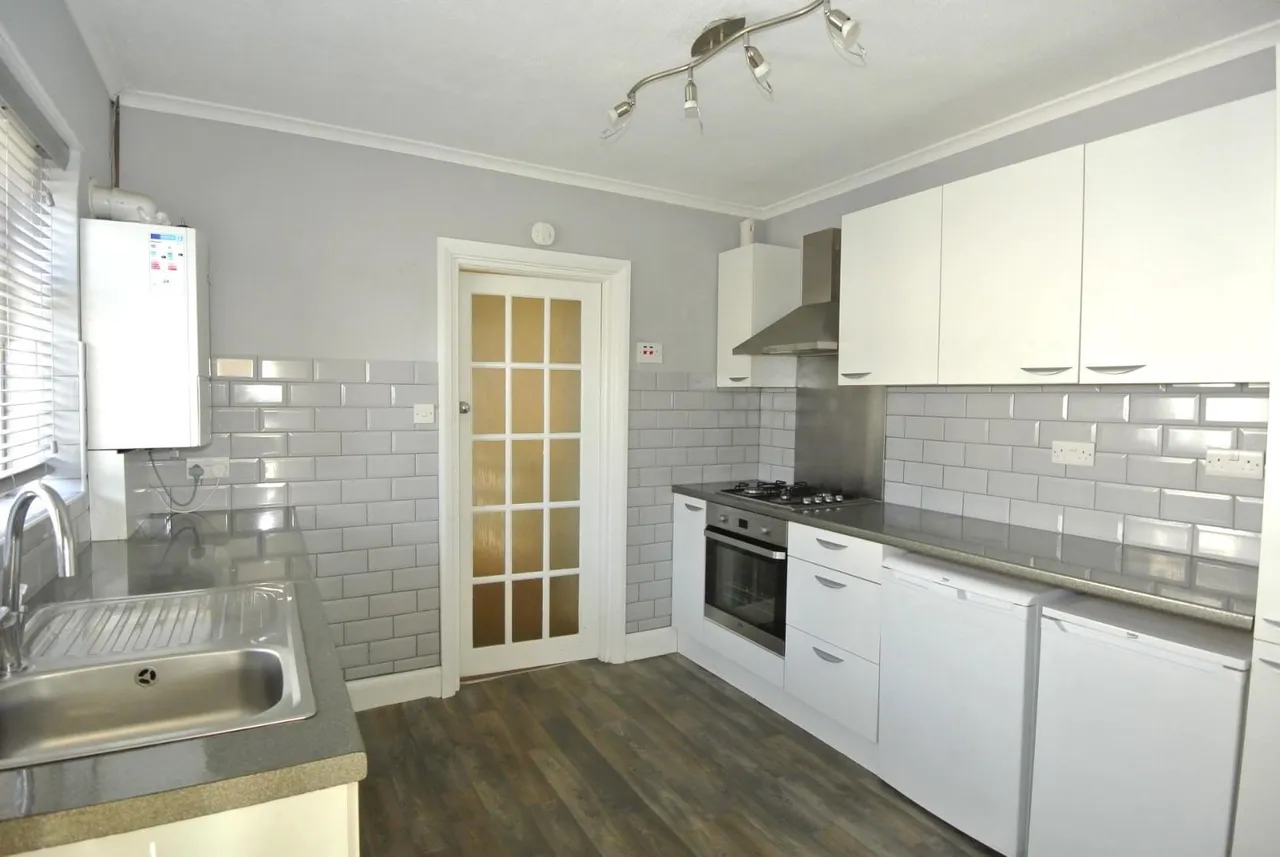London Road, Ashford, Surrey, TW15 3AB, photo 4