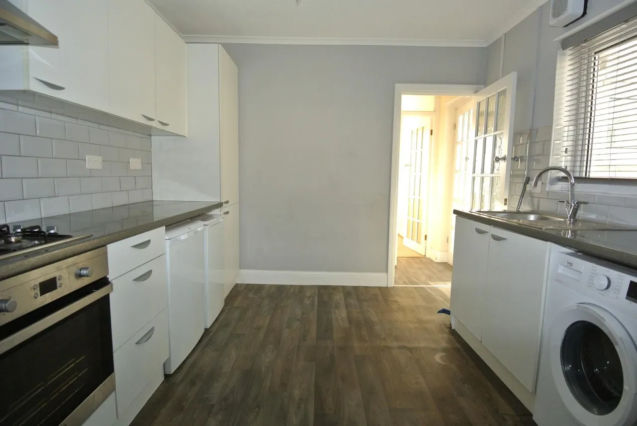 London Road, Ashford, Surrey, TW15 3AB, photo 5