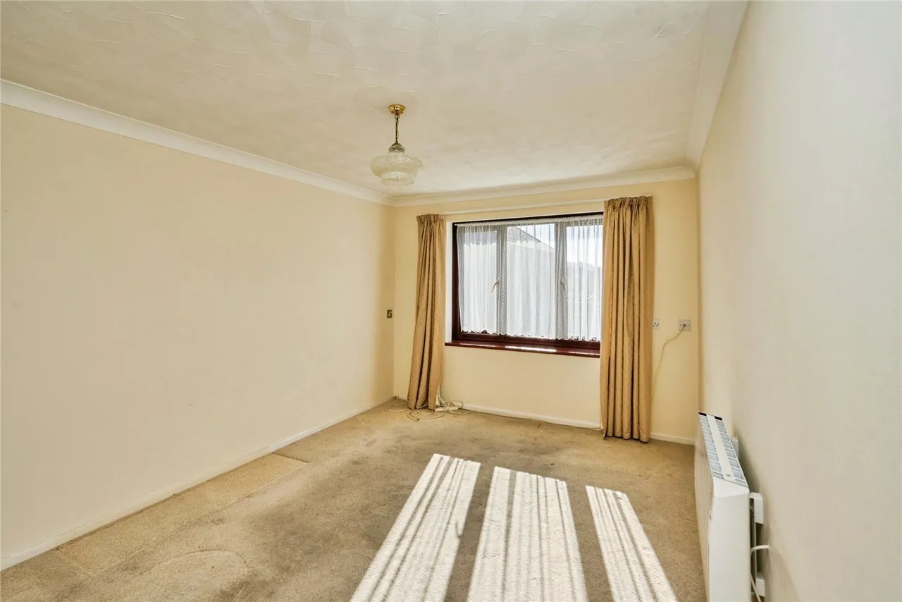 Trafalgar Road, Newport, PO30, photo 6