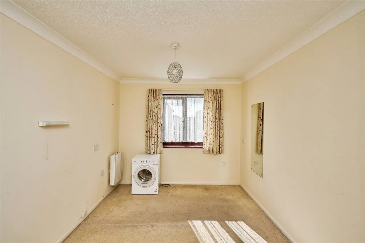 Trafalgar Road, Newport, PO30, photo 8