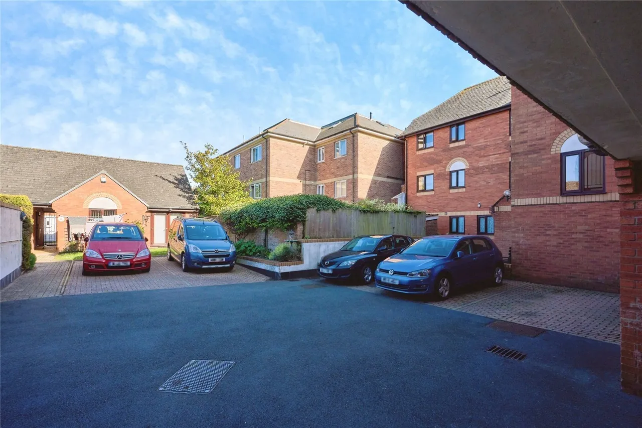 Trafalgar Road, Newport, PO30, photo 9