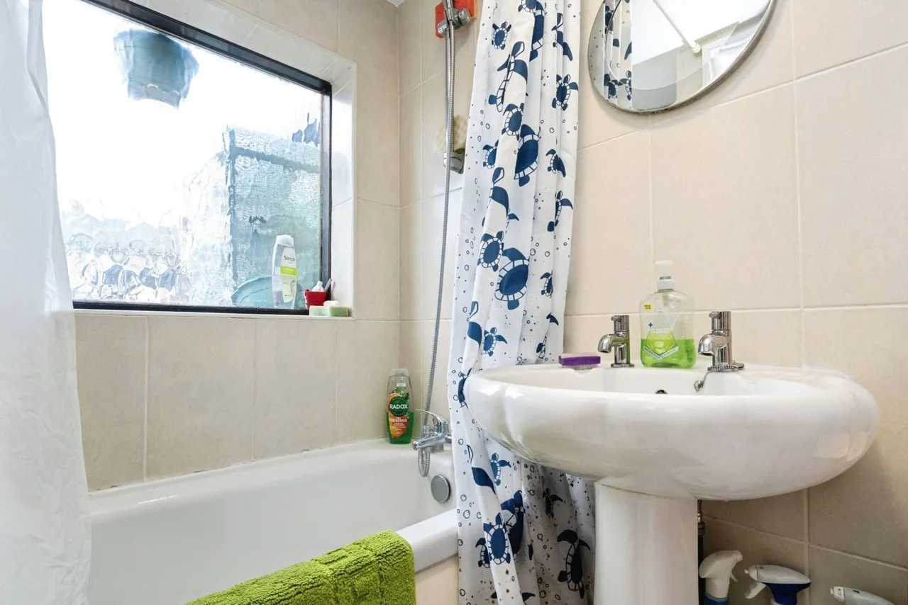 Douglas Road, Hornchurch, RM11, photo 8