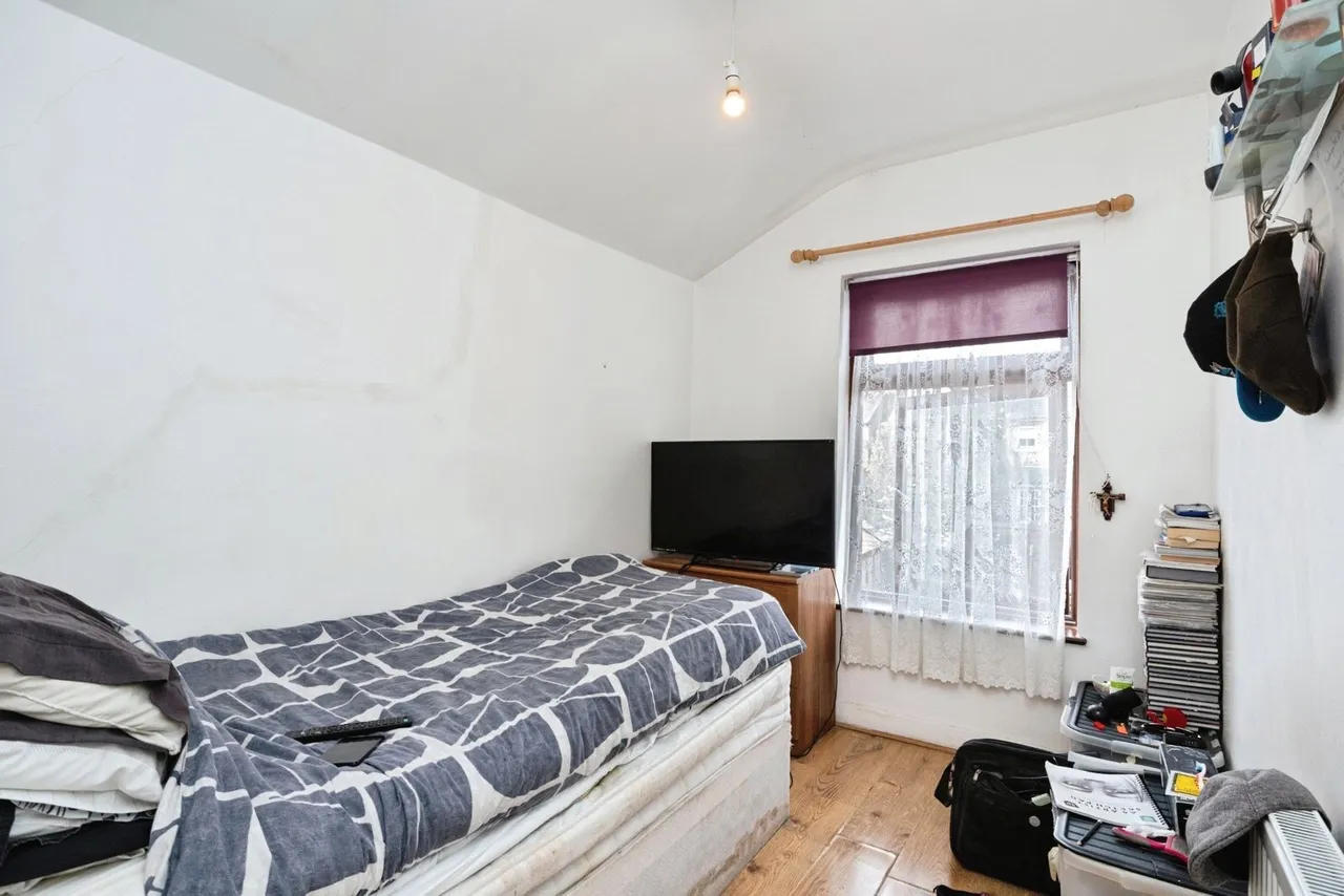 Douglas Road, Hornchurch, RM11, photo 14