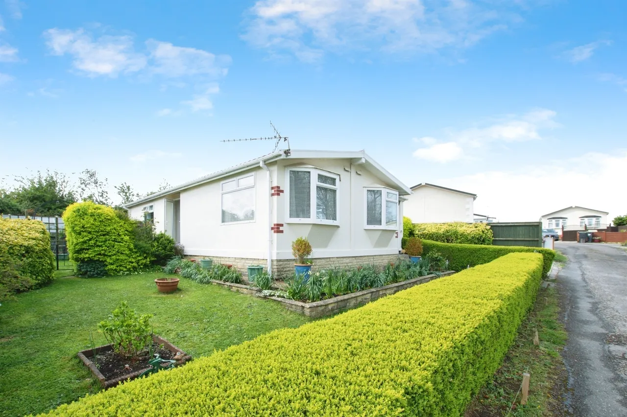 2 bed park home for sale — Lady Bailey, Winterborne Whitechurch, Blandford Forum