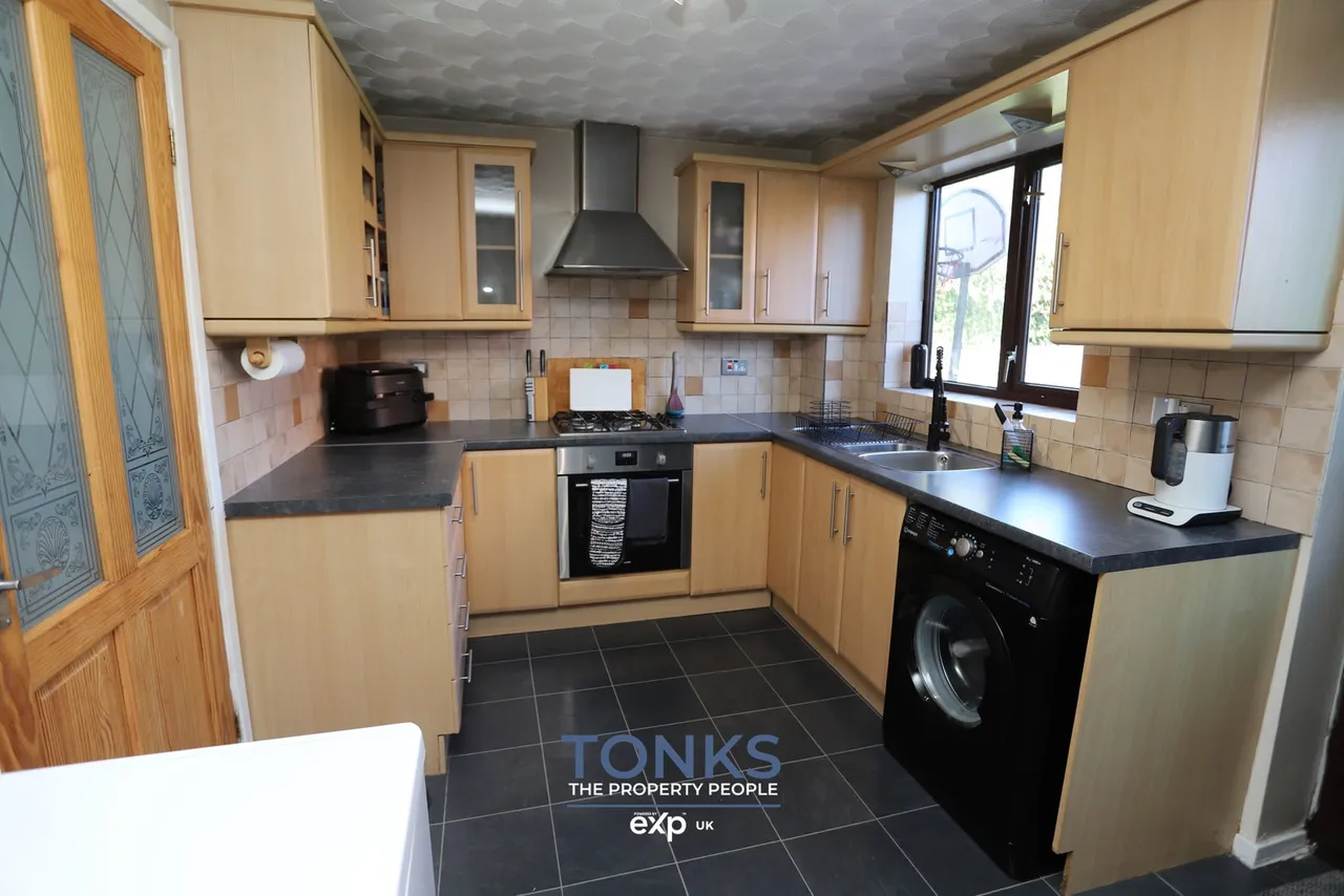 Roach Close, Brierley Hill, DY5, photo 5