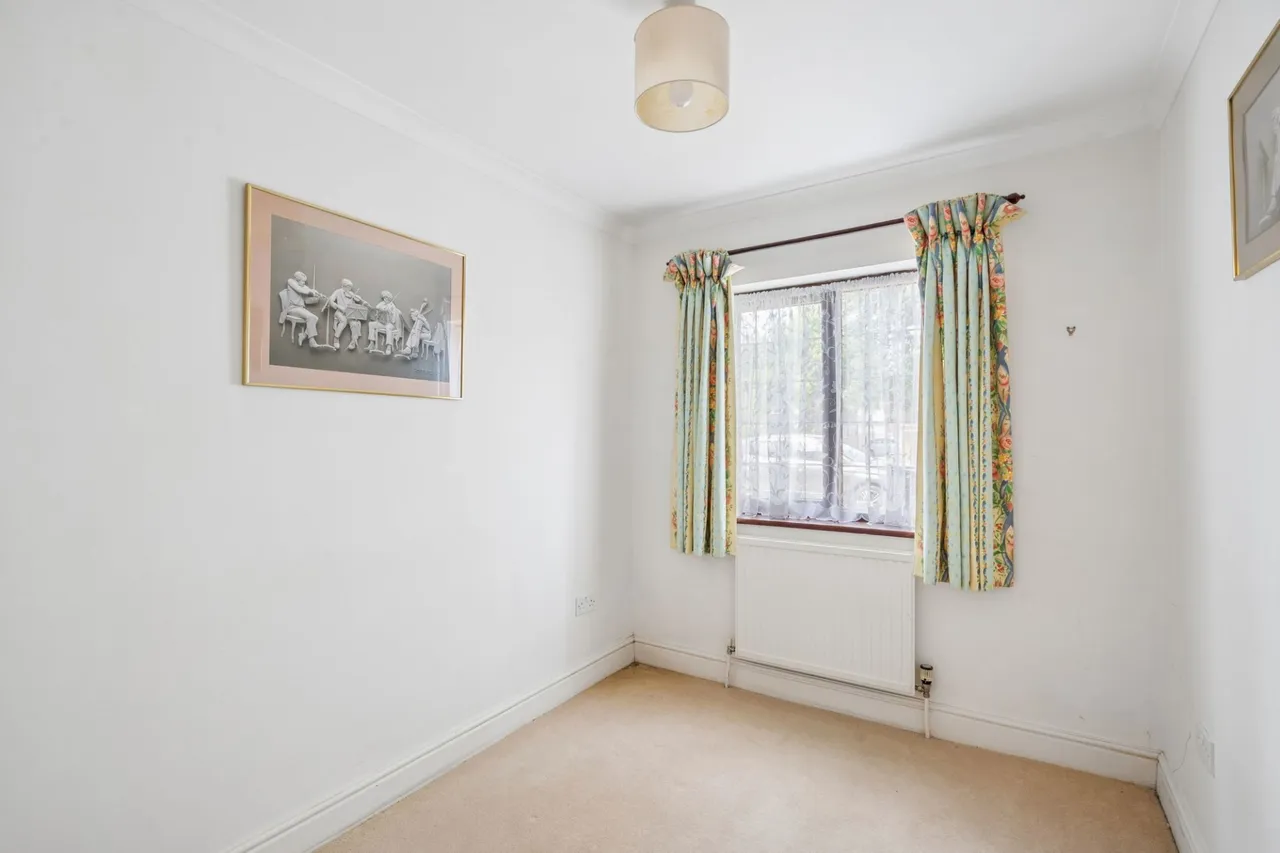 Warwick Road, Seymour Place, HP9, photo 7