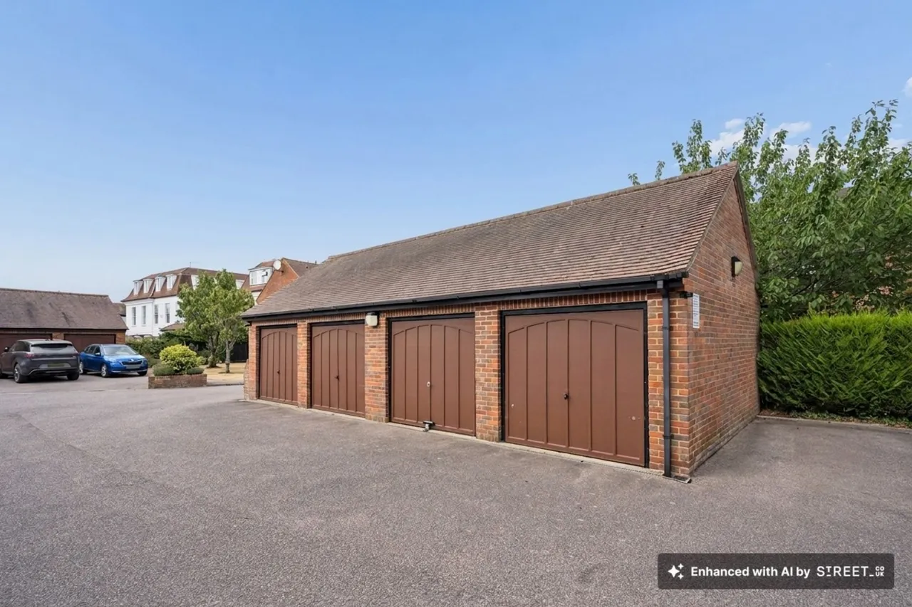 Warwick Road, Seymour Place, HP9, photo 13