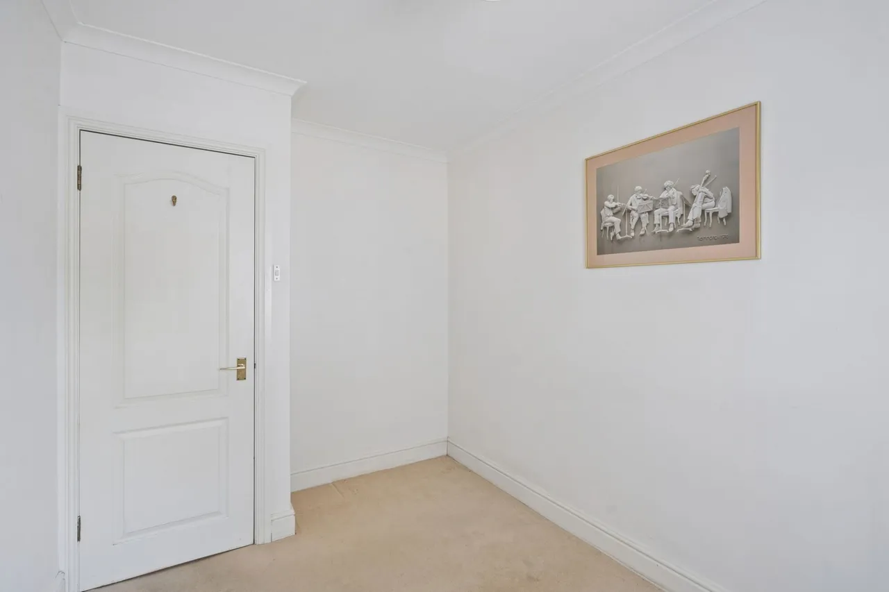Warwick Road, Seymour Place, HP9, photo 6