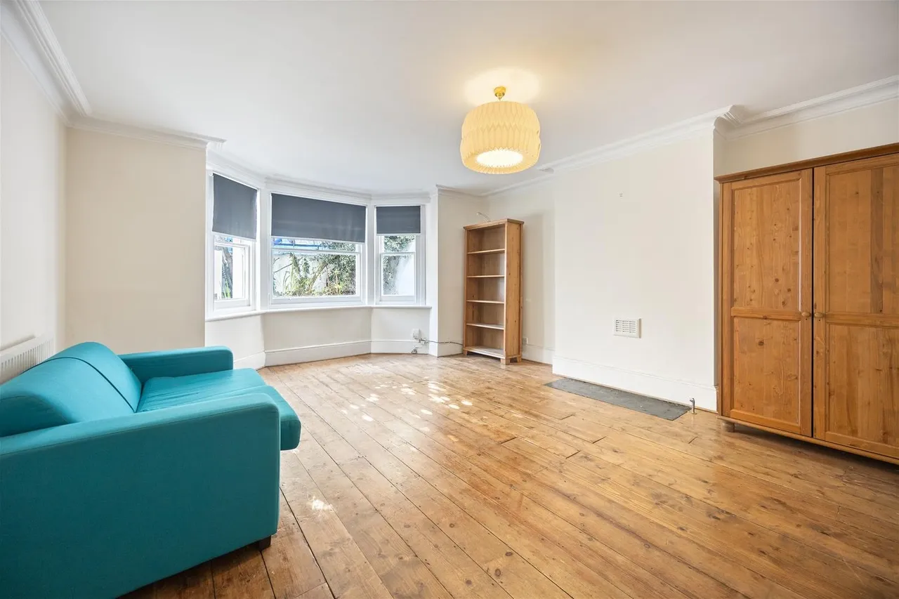 2 bed flat to rent, Iverson Road West Hampstead, London, NW6
